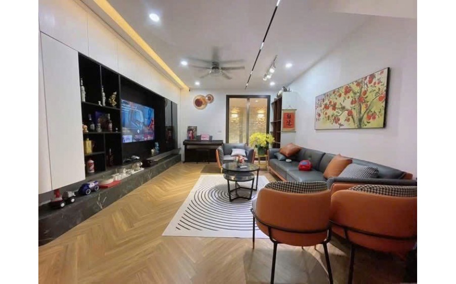 Gần Mặt Phố Hoàng Quốc Việt 47M 5 Tầng ÔTô Đỗ Cổng 11,xx Tỷ Full Nội Thất