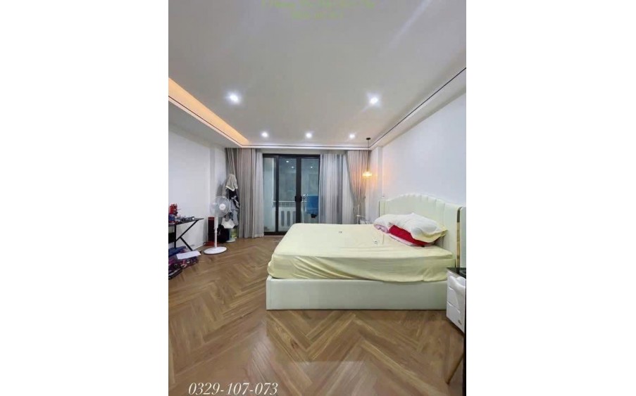 Gần Mặt Phố Hoàng Quốc Việt 47M 5 Tầng ÔTô Đỗ Cổng 11,xx Tỷ Full Nội Thất