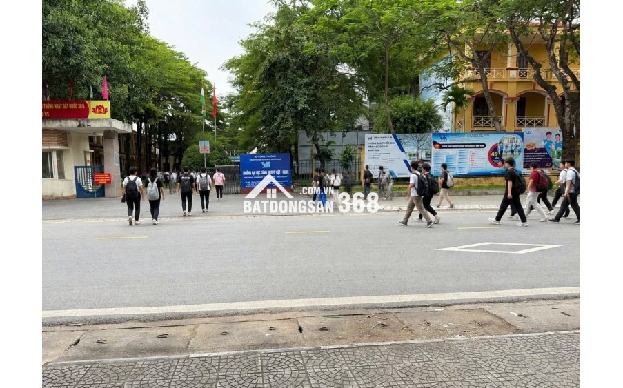 Chính Chủ Em Có Lô Góc 2 Mặt Tiền Cần Thanh Khoản. Kinh Doanh Được Luôn. Nằm Trên Trục Đường Lớn