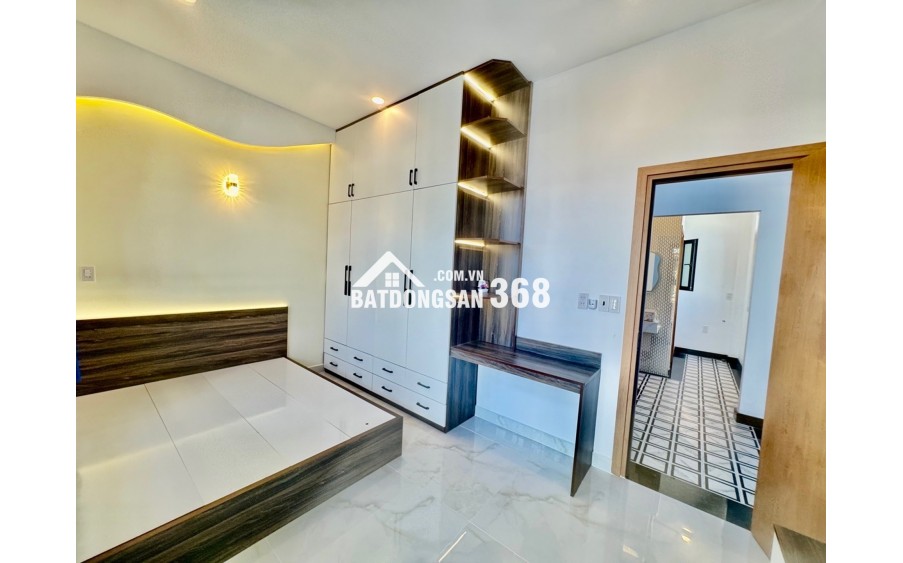 HẺM XE HƠI - HẺM THÔNG - KHU DÂN TRÍ AN NINH - NGANG GẦN 5M BỀ THẾ - NHÀ MỚI FULL NỘI THẤT VÀO Ở NGAY.