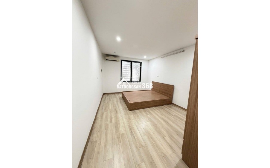  HIẾM !!! NHÀ MỚI ĐẸP Ở NGAY-THANG MÁY NHẬP KHẨU -NGÕ THÔNG THOÁNG BA GÁC TRÁNH-BA BƯỚC CHÂN RA MẶT PHỐ. GIÁ 9.9 TỶ 