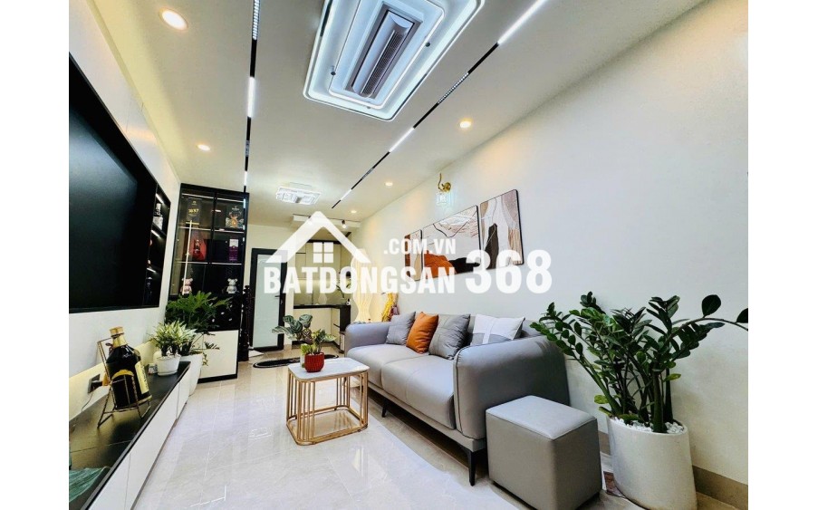 NHÀ 30M - TRUNG TÂM QUẬN HAI BÀ TRƯNG- SÁT PHỐ CỔ - CHỈ 150M RA MẶT PHỐ TRẦN KHÁT CHÂN - 5 TẦNG 3 NGỦ - FULL NỘI THẤT ĐẸP LONG LANH. GIÁ 7,9 tỷ
