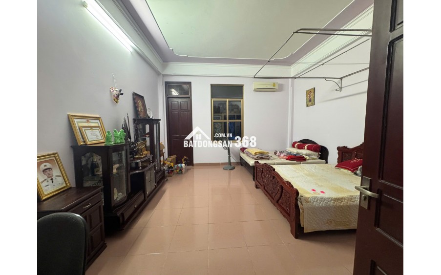 Cần bán nhanh nhà 3 tầng mặt đường Phan Đình Phùng, Phường Hạc Thành, Thanh Hoá 105m2, kinh doanh đỉnh