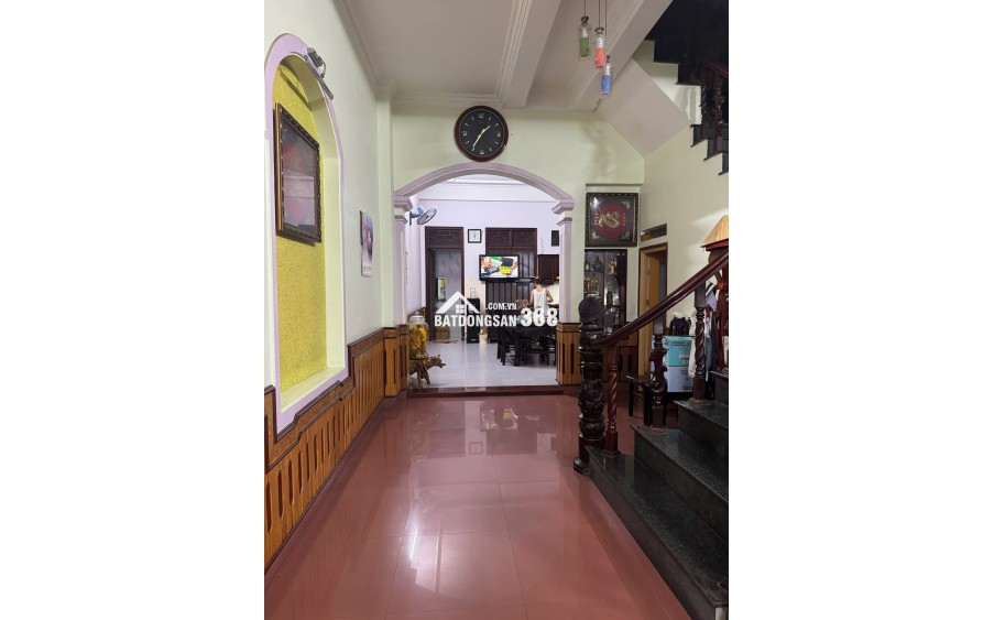 Cần bán nhanh nhà 3 tầng mặt đường Phan Đình Phùng, Phường Hạc Thành, Thanh Hoá 105m2, kinh doanh đỉnh