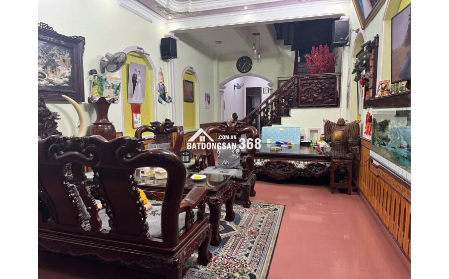 Cần bán nhanh nhà 3 tầng mặt đường Phan Đình Phùng, Phường Hạc Thành, Thanh Hoá 105m2, kinh doanh đỉnh