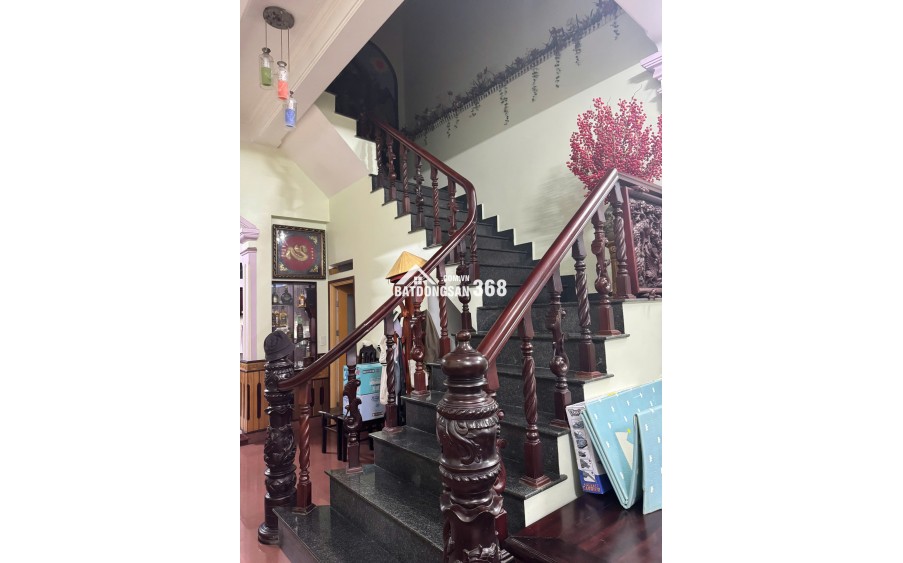 Cần bán nhanh nhà 3 tầng mặt đường Phan Đình Phùng, Phường Hạc Thành, Thanh Hoá 105m2, kinh doanh đỉnh