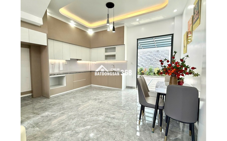 Nhà độc lập ô tô đỗ cách nhà 10m sân vườn sau siêu rộng siêu thoáng tại Thiên Lôi Aeon Mall