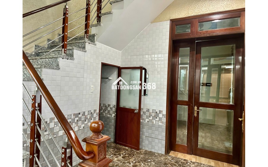 Bán nhà riêng tại 18/133 Chùa Hàng, 4,35 tỷ, 50m2, 3PN, 2WC, hướng Tây