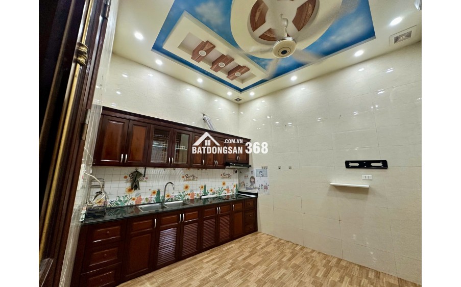 Bán nhà riêng tại 18/133 Chùa Hàng, 4,35 tỷ, 50m2, 3PN, 2WC, hướng Tây
