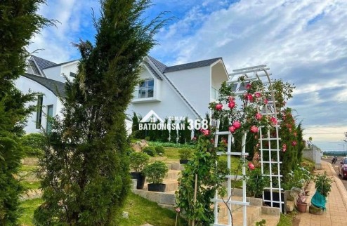 Bán GẤP Villa Nghỉ Dưỡng CHỈ 3,65TỶ, Full Nội Thất Mới, SỔ SẴN, Thuê Lại 3 Năm, Ngay Cạnh Hồ Ngọc.