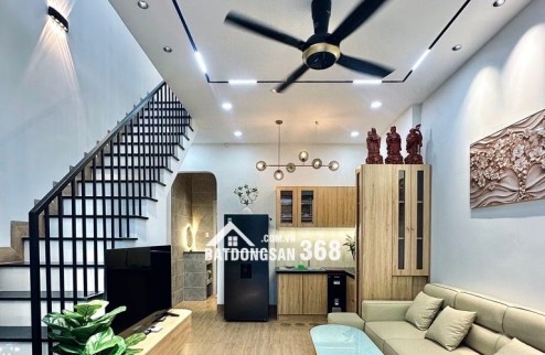 SIÊU PHẨM ngôi nhà ĐẸP SÁT MẶT TIỀN,HXH THÔNG TÂN SƠN NHÌ , 4 x 8.7, CHỈ 5.tỷ