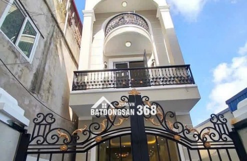 Dinh thự cổ điển chuẩn bị lên sóng 
Chợ Hàng