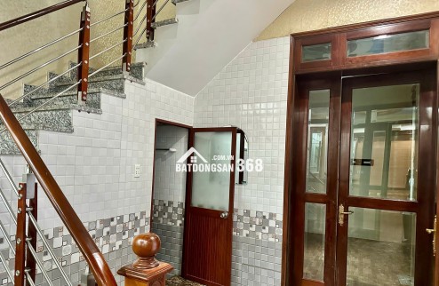 Bán nhà riêng tại 18/133 Chùa Hàng, 4,35 tỷ, 50m2, 3PN, 2WC, hướng Tây