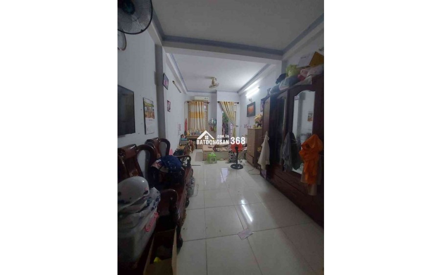 Bán đất tặng căn nhà 4 tầng hoàn công đủ, chỉ vài thùng sơn là như mới