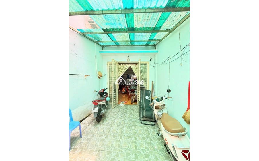 NHÀ HẺM XE HƠI GẦN CHỢ BÀ HOA - TIẾP GIÁP BẢY HIỀN THUẬN TIỆN DI CHUYỂN