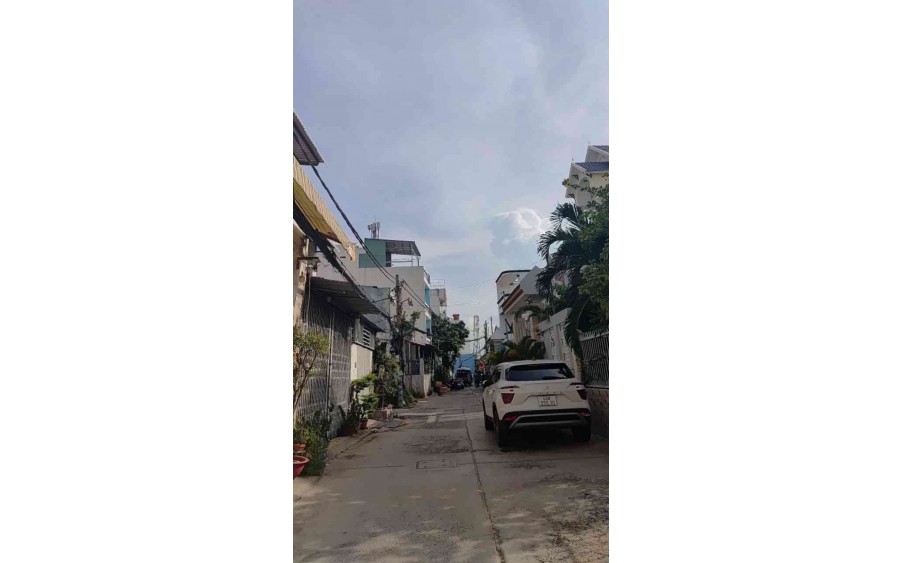 Bán Nhà Hẻm Xe hơi, khu tiện ích