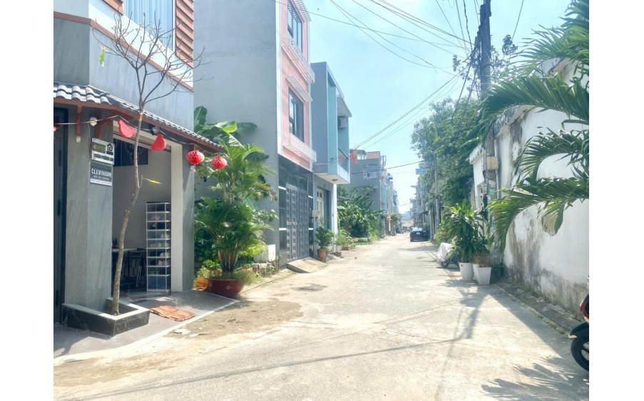 NHÀ HẺM XE TẢI 2 TẦNG  GẦN ĐHSPKT