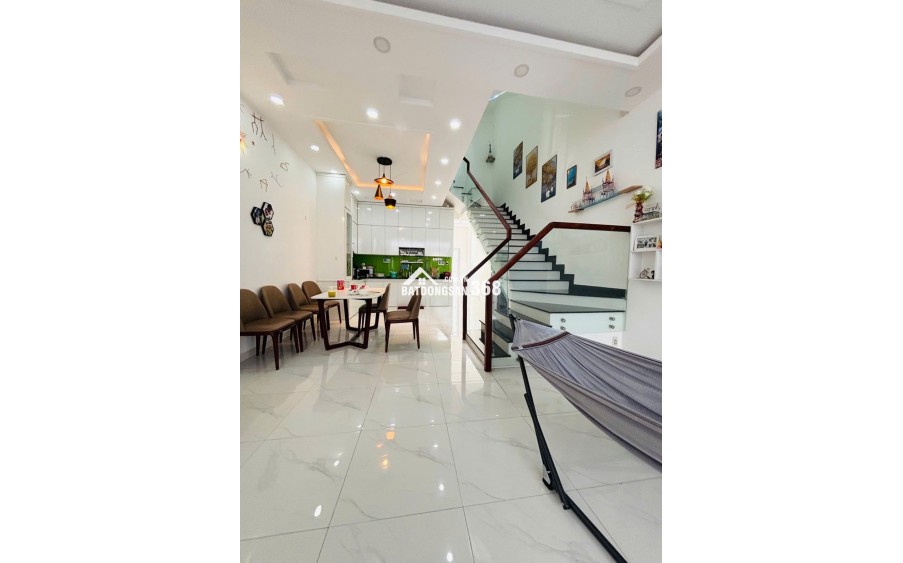 BÁN NHÀ KDC GIA HÒA BÌNH HƯNG, GẦN CÁC TRƯỜNG ĐẠI HỌC, 100M2, 3 TẦNG, GIÁ 5,99TỶ