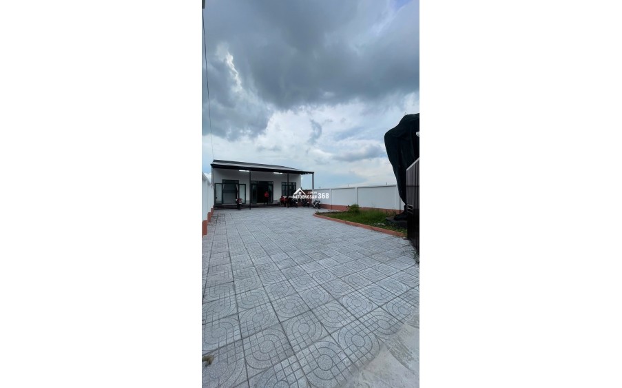 BÁN NHÀ LIỀN KỀ 300M2 FULL ĐẤT THỔ CƯ