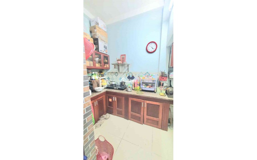Ngang 5.10m vuông dài 12.5m . Cômg nhận đủ 62m2.