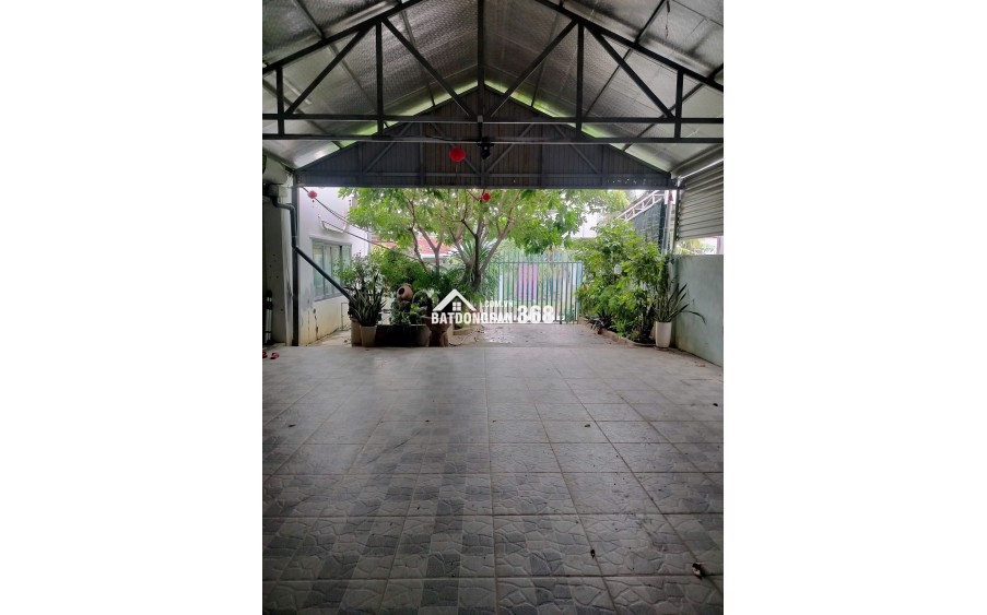 BÁN LÔ ĐẤT THUẬN LỢI KINH DOANH, GẦN TRƯỜNG, GẦN TRUNG TÂM, GẦN CHỢ