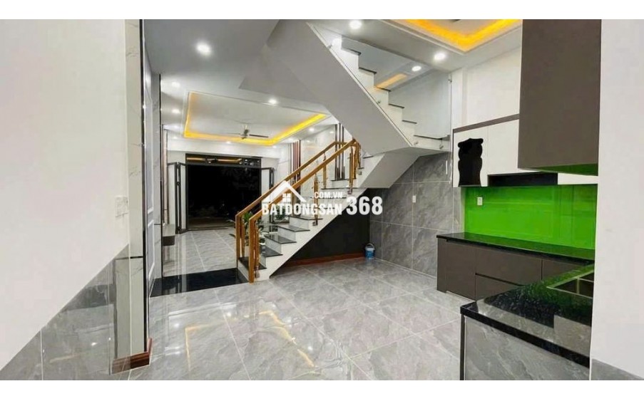Bán Gấp Nhà 1 Trệt 1 Lầu, 120m², Sân Ô Tô Rộng, Cách UBND Tương Bình Hiệp Chỉ 500m