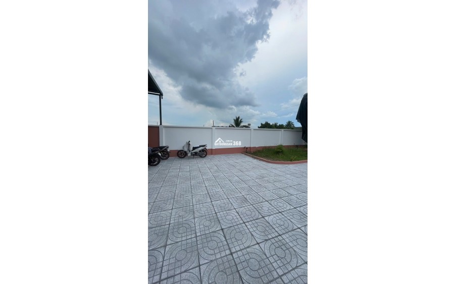 BÁN NHÀ LIỀN KỀ 300M2 FULL ĐẤT THỔ CƯ