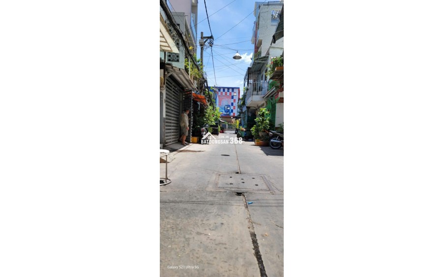 Bán nhà cấp 4 suốt có 1 gác gỗ ngay trung tâm Đầm Sen Q11