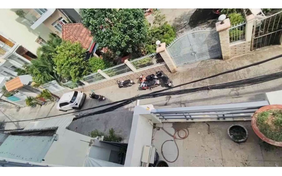 Bán Nhà Hẻm Xe Hơi,