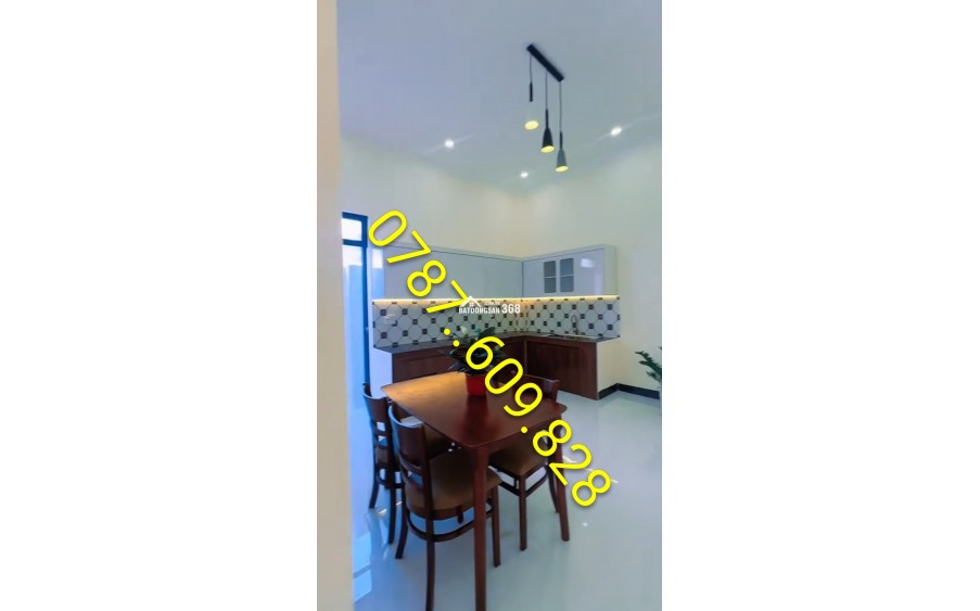 CHỈ 7⃣0⃣0⃣ TR - NHÀ CẤP 4,  CHỦ GỬI BÁN GẤP THƯƠNG LƯỢNG MẠNH TẠI BÌNH CHÁNH