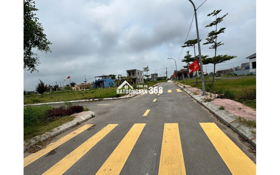 900 triệu 1 lô duy nhất, đất TT thị trấn Quất Lâm, ngay sát mặt biển, dân cư đông đúc gần Vsip, kinh doanh được luôn