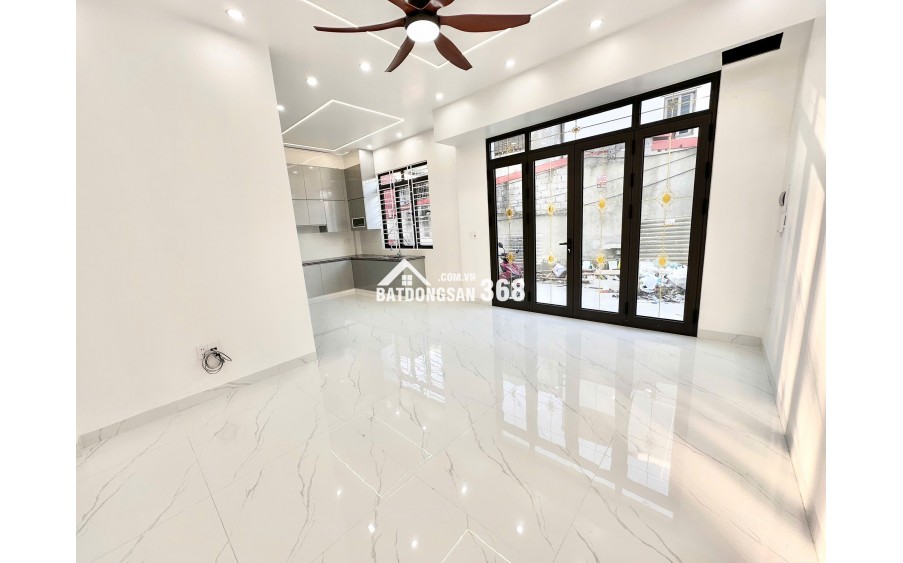 Nhà Đồng Hoà Kiến An ô tô đỗ cửa 4 tầng giá chỉ 3,05 tỷ ngay trung tâm