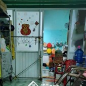 Bán nhà cấp 4 suốt có 1 gác gỗ ngay trung tâm Đầm Sen Q11