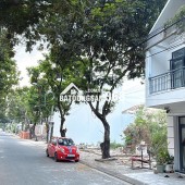 Bàn nhà đẹp tại Nam Nha Trang 