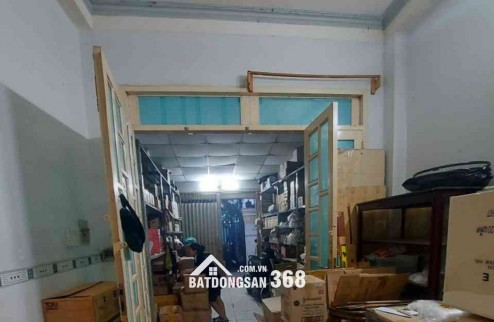 Bán đất tặng căn nhà 4 tầng hoàn công đủ, chỉ vài thùng sơn là như mới