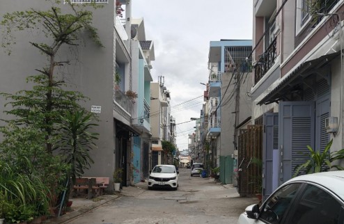 NHÀ HẺM XE TẢI 3 TẦNG  GẦN VINCOM THỦ ĐỨC