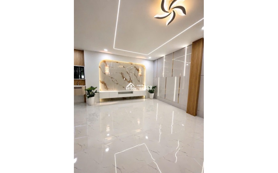  SIÊU PHẨM NHÀ PHỐ 3 TẦNG MỚI ĐẸP – HẺM XE HƠI – NGANG 8M CỰC HIẾM
