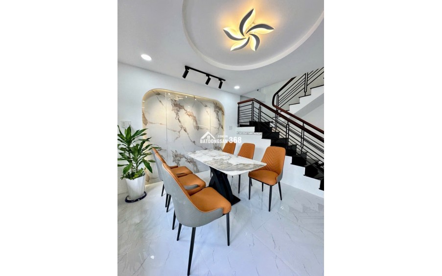  SIÊU PHẨM NHÀ PHỐ 3 TẦNG MỚI ĐẸP – HẺM XE HƠI – NGANG 8M CỰC HIẾM