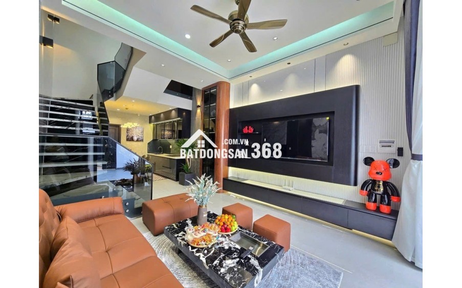 NHÀ MỚI 100% – Ô TÔ NGỦ TRONG NHÀ