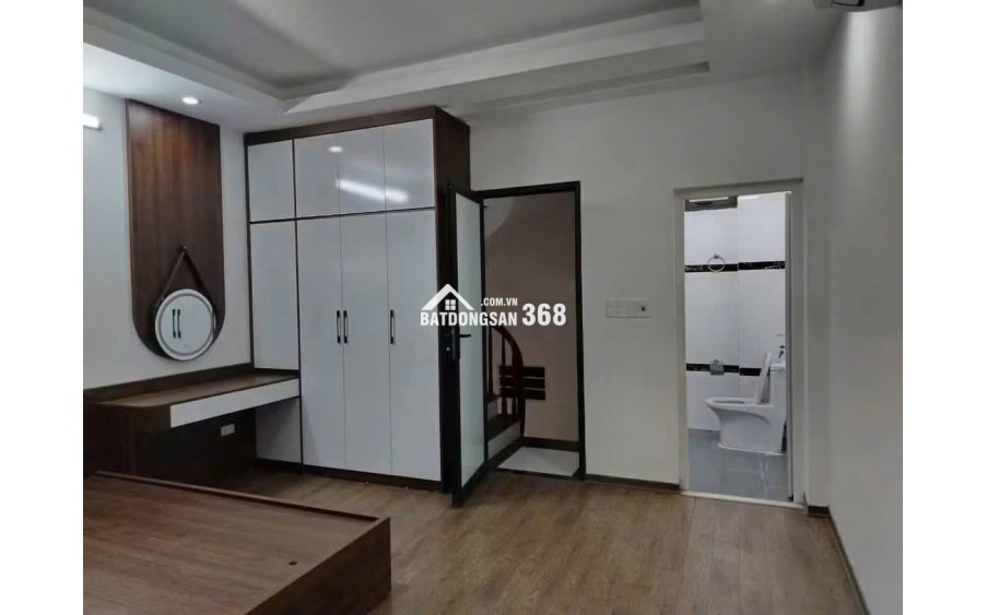 CHO THUÊ NHÀ 318 NGỌC TRÌ – 5 TẦNG , FULL NỘI THẤT, CHỈ 8 TRIỆU/THÁNG