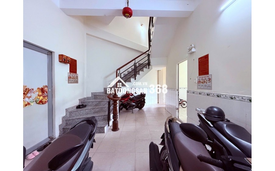 Bán Vinhomes Hóc Môn đường 13m lề đường 3m ngang 5m dài 10m 4 tầng BTCT