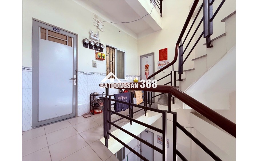Bán Vinhomes Hóc Môn đường 13m lề đường 3m ngang 5m dài 10m 4 tầng BTCT