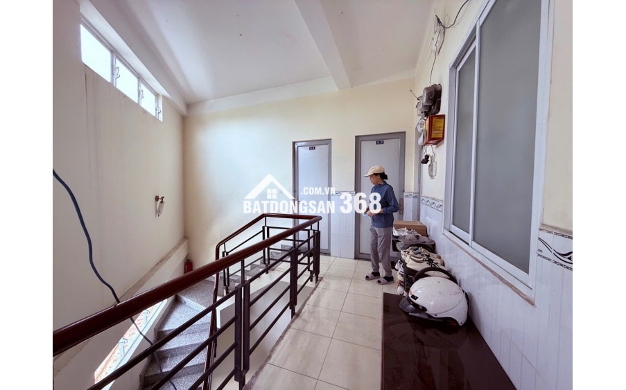 Bán Vinhomes Hóc Môn đường 13m lề đường 3m ngang 5m dài 10m 4 tầng BTCT