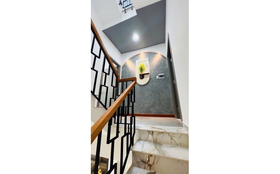 BÁN NHÀ TRUNG TÂM QUẬN 10 - 41M2 - 5 TẦNG BTCT - KẾ MẶT TIỀN - THIẾT KẾ HIỆN ĐẠI, NỘI THẤT CAO CẤP - HẺM XE HƠI - 9.9 TỶ.