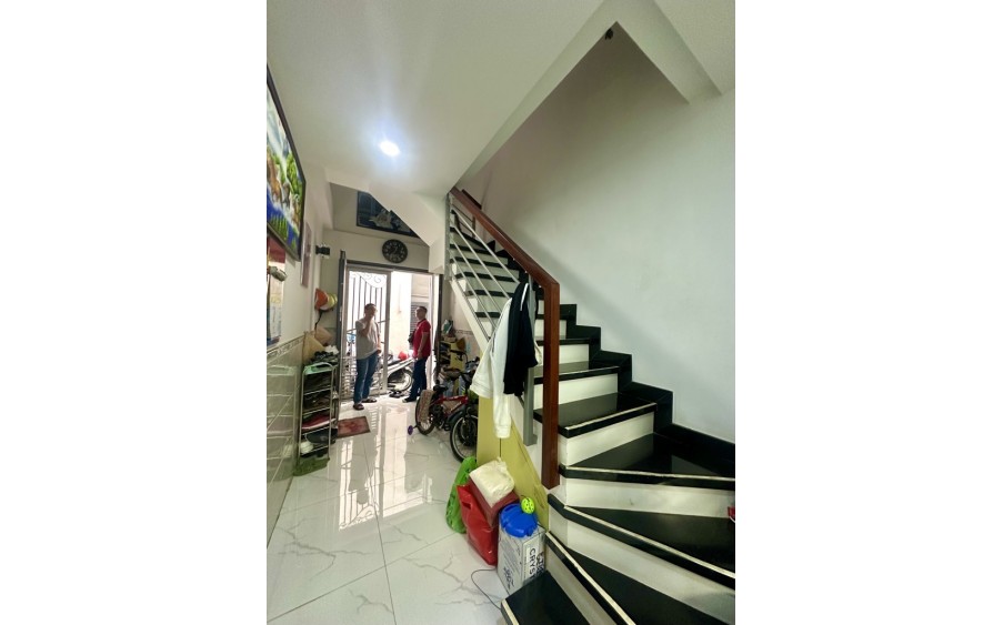 BÁN NHÀ ĐẸP 4 TẦNG - CMT8 SAU 1 CĂN MẶT TIỀN - 36M2 - NHỈNH 5 TỶ - TẶNG NỘI THẤT