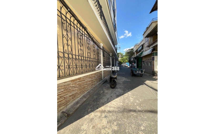 + Siêu vị trí: BĐS hàng hiệu siêu đẹp, siêu hiếm giới đại gia săn tìm. Ngay trục Nguyễn Văn Trỗ