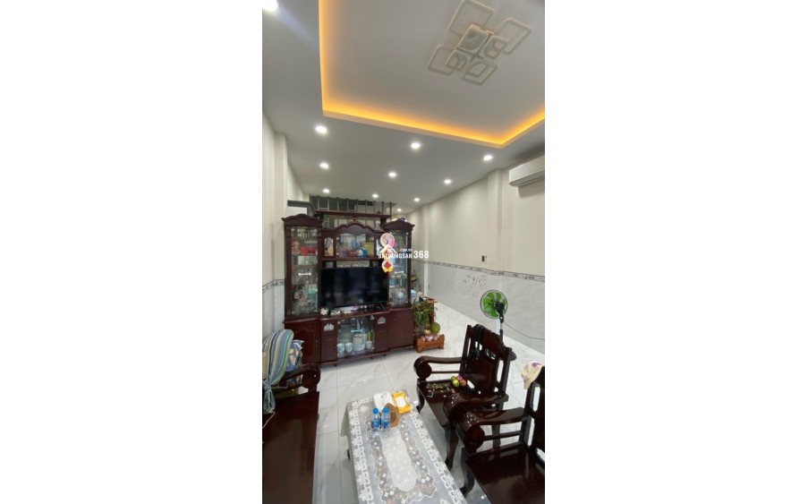 Nhà 3 tầng 54m2, 3PN, 3WC, hẻm 4m sát mặt tiền Phạm Văn Chiêu. Liên hệ ngay