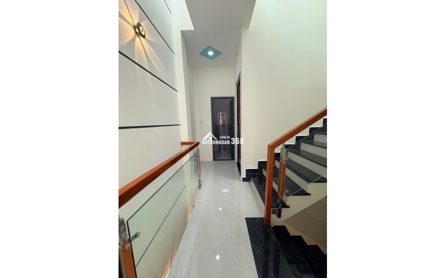 NHÀ ĐẸP 3 TẦNG - 4 PHÒNG NGỦ - HXH 8M - LONG BÌNH THỦ ĐỨC