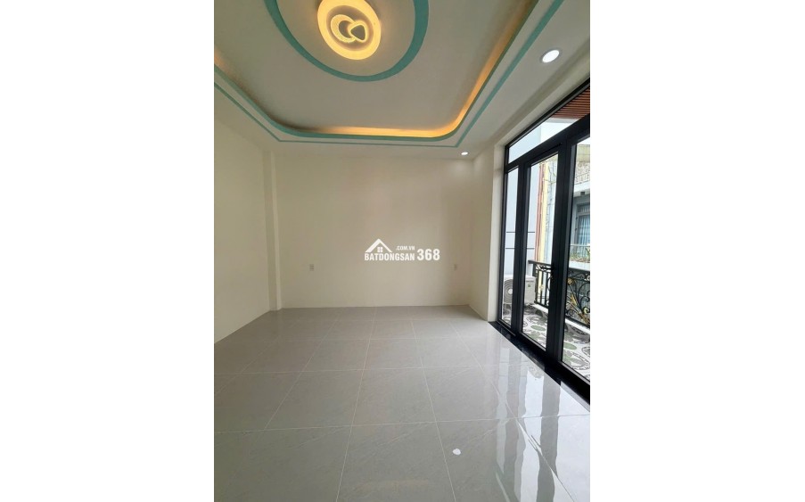 LONG BÌNH - 3 TẦNG BTCT - HẺM XE HƠI 8M - SÁT VINHOMS 5 PHÚT!