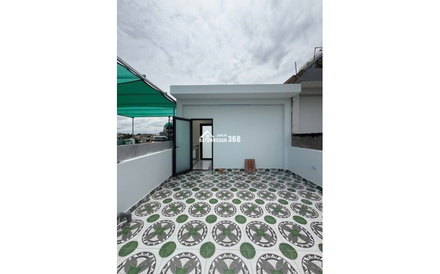 LONG BÌNH - 3 TẦNG BTCT - HẺM XE HƠI 8M - SÁT VINHOMS 5 PHÚT!